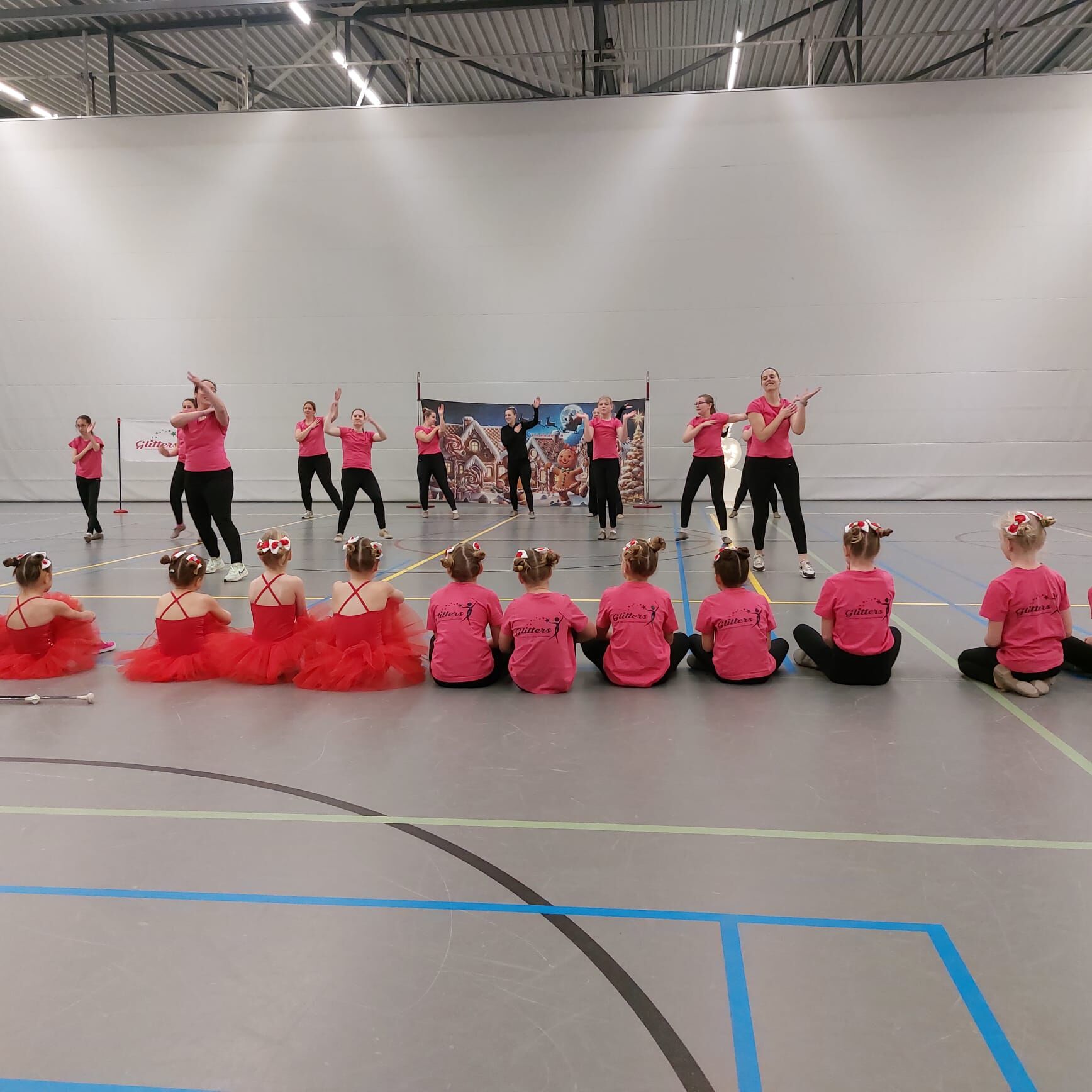 Dans en twirl bij Glitters Prinsenbeek