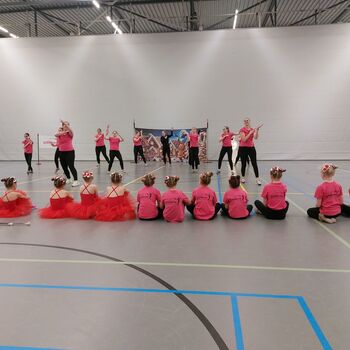 Dans en twirl bij Glitters Prinsenbeek